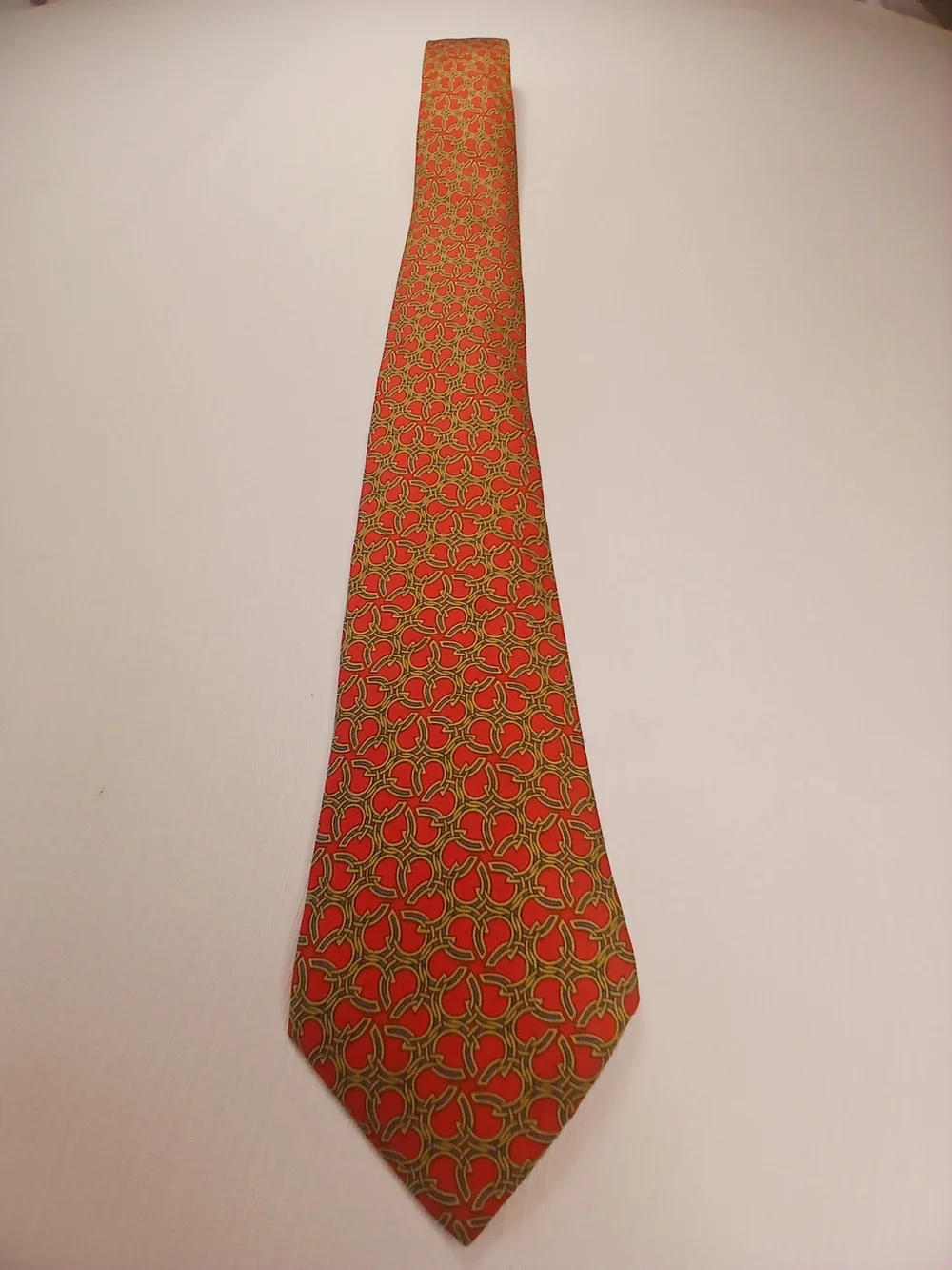 Vintage Hermes Paris 7581 SA Red with Interlocking Gold Horseshoe Chain France.
